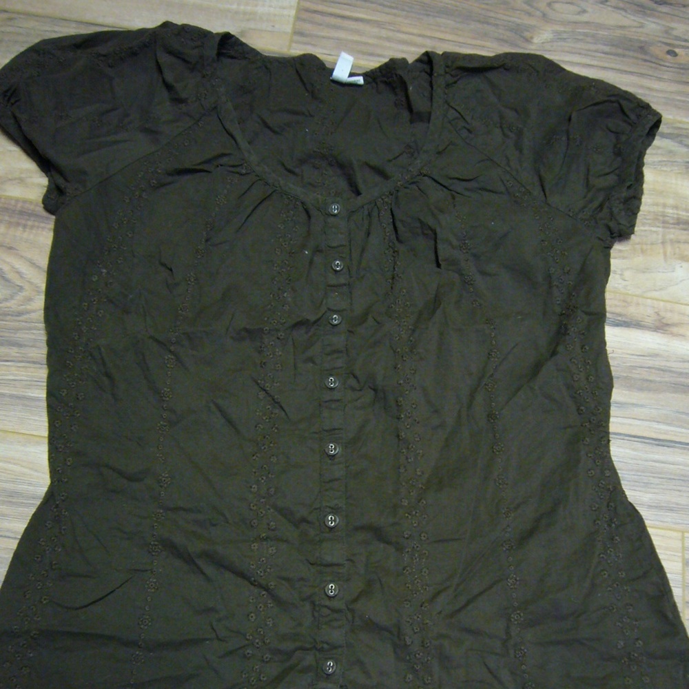 St. John's Bay cap sleeve button front top sz M